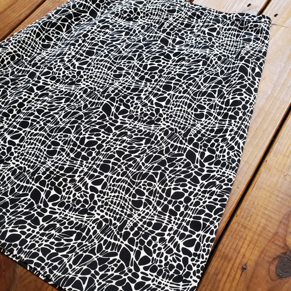 Vintage 90's size 10 black white geometric abstract animal print skirt - Picture 3 of 4